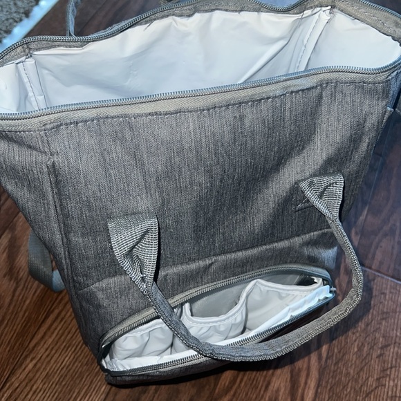 Diaper bag - Picture 2 of 8